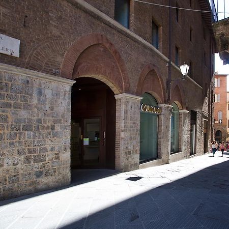 Il Tolomei - Central In The Middle Of Main Street سيينا الغرفة الصورة