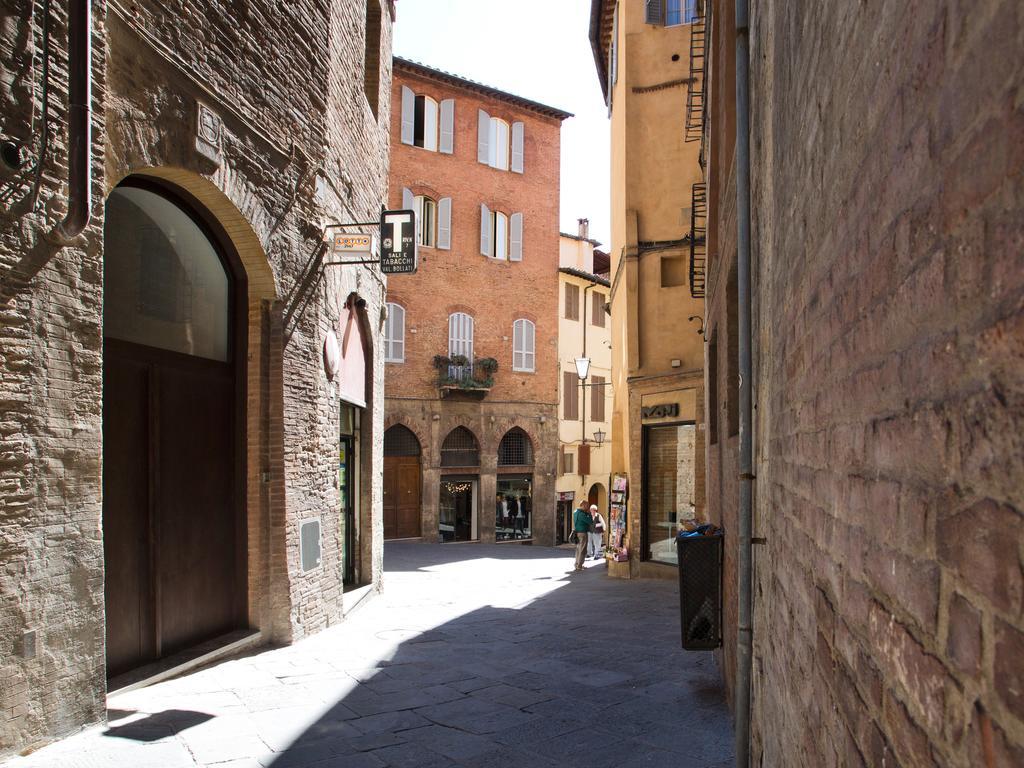 Il Tolomei - Central In The Middle Of Main Street سيينا الغرفة الصورة